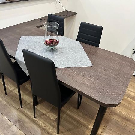 Newly Renovated 2 Rooms Apartment Downtown Nitra Exterior photo